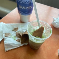 Braum's Ice Cream and Dairy Store - What a joke ‍