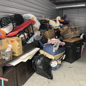 Michigan Junk Removal - Storage unit clean out - Junk Removal & Hauling Near Me