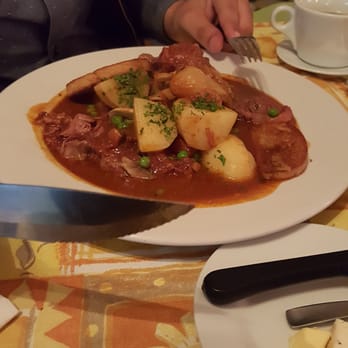 Chez Nene - Bourguignon with a delicious broth, baked with carrots, and potato. I Highly recommend it. - French Near Me - Zapopan, JAL