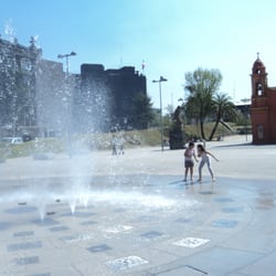 Las fuentes al son del medio día