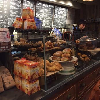 Caffè Nero - Counter/entrance - Cafe Nero (south end, Boston) - Coffee & Tea Near Me - Boston, Massachusetts