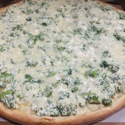 Vinnie & Son Restaurant - White Broccoli Round Pizza