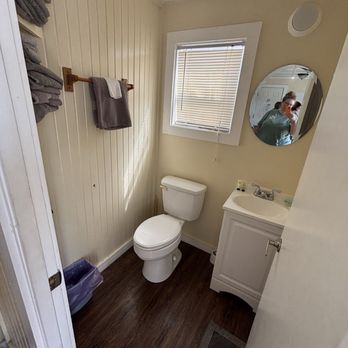 Double Barr Cottages - Bathroom - Vacation Rentals Near Me - Port Aransas, Texas Double Barr Cottages - Bathroom - Vacation Rentals Near Me - Port Aransas, Texas