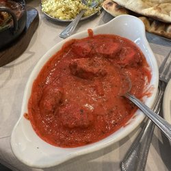 Prince Of India - Chicken Tikka Masala, in the background: Naan, fried rice