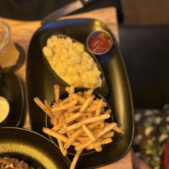 Tap 42 - Kids Mac & Cheese with fries - Beer Bar Near Me - Fort Myers, Florida