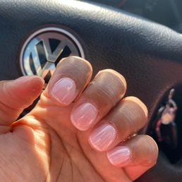 And this is what they call a manicure. No clean cuticles, no lotion, no cleaning under the nail, and the rest you can see from the picture. And this is what they call a manicure. No clean cuticles, no lotion, no cleaning under the nail, and the rest you can see from the picture.