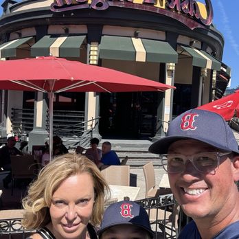 Cask'n Flagon - Fun, outdoor area - Sports Bars Near Me - Boston, Massachusetts