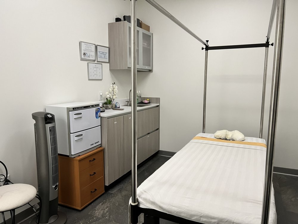 Thai Holistic Body Stretching and Massage