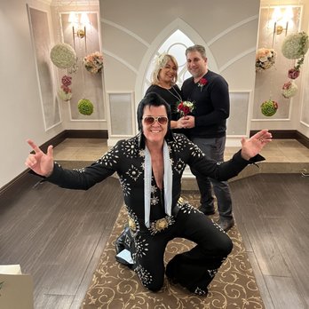 Graceland Wedding Chapel - This place is great - Elvis is the best and staff is friendly and helpful - Wedding Chapels Near Me - Las Vegas, Nevada Graceland Wedding Chapel - This place is great - Elvis is the best and staff is friendly and helpful - Wedding Chapels Near Me - Las Vegas, Nevada