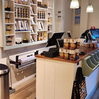 Henri Willig - Cheese Shops Near Me - Amsterdam, New Hampshire
