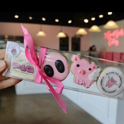 3 Sweet Girls Cakery - Official Bakery of The Flying Pig Marathon