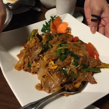 Siamese Basil Thai Restaurant - Drunken noodle - Thai Near Me - Norcross, Georgia Siamese Basil Thai Restaurant - Drunken noodle - Thai Near Me - Norcross, Georgia
