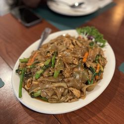 Bamboo Fresh Thai Cuisine - Pad See-Iw Noodles