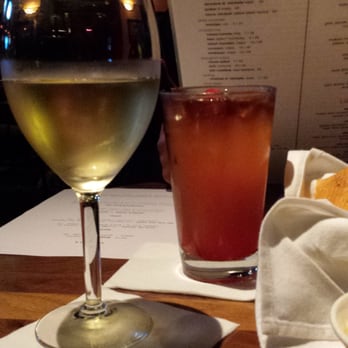 Nikki C’s - Mezza Corona Pinot Grigio & A Mai Tie ~v~ - Italian Near Me - Pasadena, California Nikki C’s - Mezza Corona Pinot Grigio & A Mai Tie ~v~ - Italian Near Me - Pasadena, California