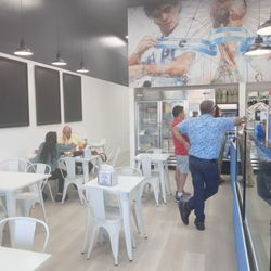 Del Plata Bakery - Inside