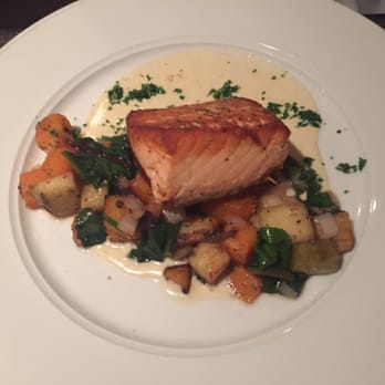 Boulevard Bistro - Salmon - New American Near Me - Elk Grove, California