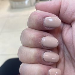 Anna Nails - Now look at that manicure and a crack over I don't know maybe nine hours later