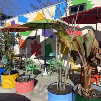 Waters Cafe - Outdoor seating - Sandwiches Near Me - Savannah, Georgia