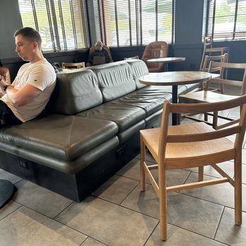 Starbucks - Coffee & Tea Near Me - Austin, Texas