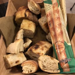 Amici Miei - Complimentary bread basket.
