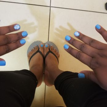 Envy Nails & Spa - Snowflakes for winter. Linsey is THEE BEST in town.... - Nail Salons Near Me - Vacaville, California Envy Nails & Spa - Snowflakes for winter. Linsey is THEE BEST in town.... - Nail Salons Near Me - Vacaville, California