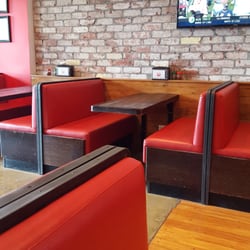 Sal's Pizza - Inside seating