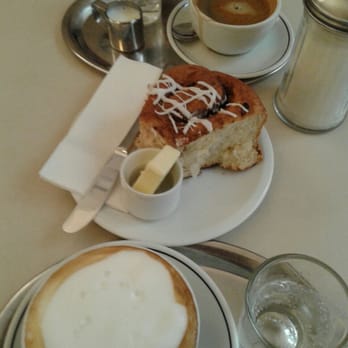 Barcomi's Deli - Cinamon Roll - Cafes Near Me - Berlin, BE Barcomi's Deli - Cinamon Roll - Cafes Near Me - Berlin, BE