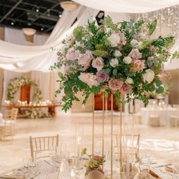 Tall centerpiece - Zha Zha Photography Tall centerpiece - Zha Zha Photography