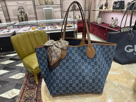 Saks Fifth Avenue by null