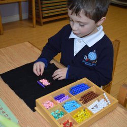Discovering Minds Montessori