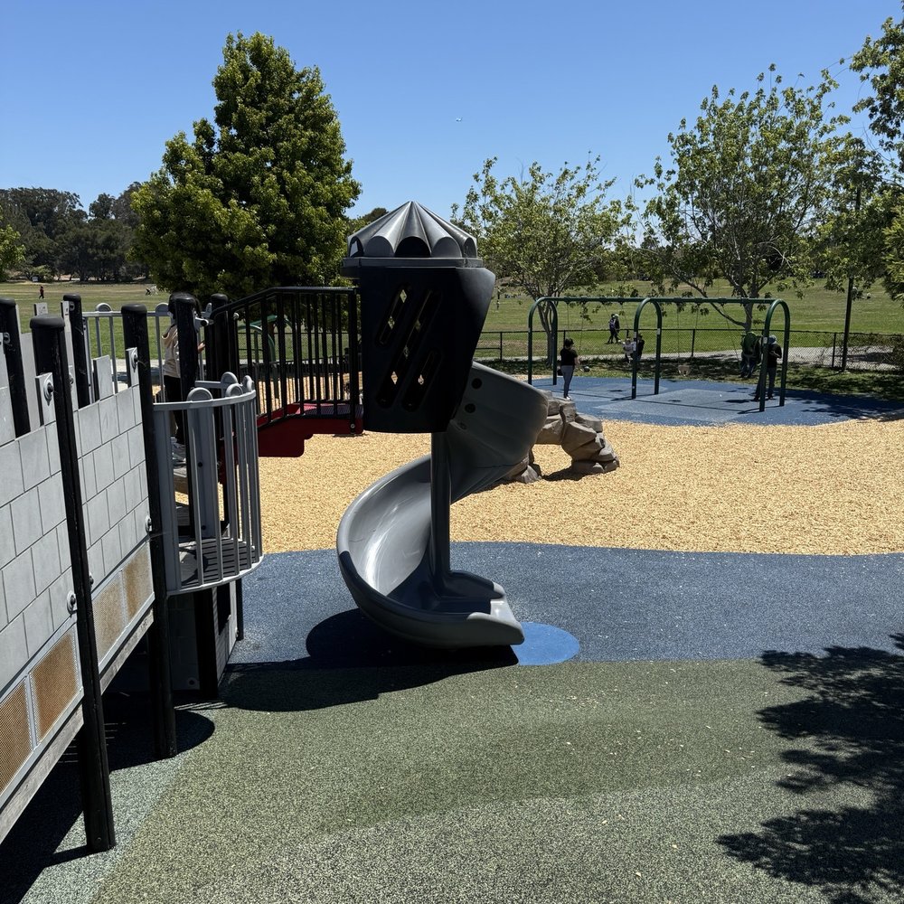 Magic Mountain Playground - Parks Near Me - San Mateo, California