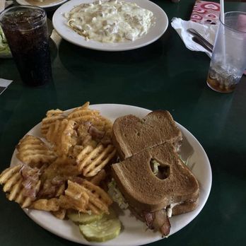 UpTown Grill - BLT, Loaded waffle fries. Chicken alfredo + Mashed Potatoes with gravy. - American Near Me - Montrose, Pennsylvania