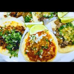 Cielo Rojo - Tacos de carne asada , suadero, y pastor !!