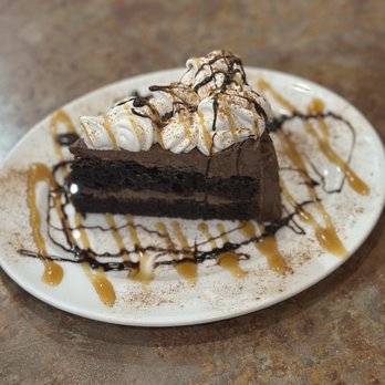 Frontier BBQ & Smokehouse - Complimentary birthday cake - Barbeque Near Me - Niagara Falls, Ontario