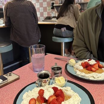 Bonnie Lu's - Strawberry short stack - Cafes Near Me - Ojai, California