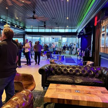 Ole Red - Rooftop area - Bars Near Me - Nashville, Tennessee Ole Red - Rooftop area - Bars Near Me - Nashville, Tennessee