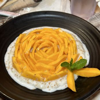 Rice Street Thai - The most beautiful mango sticky rice my eyes ever did see - Asian Fusion Near Me - Bell Gardens, California