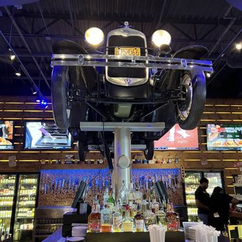 Ford's Garage Dearborn - Bar - Burgers Near Me - Dearborn, Michigan
