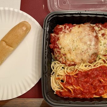 Olive Garden Italian Restaurant - Chicken parmigiana, spaghetti, and bread - Italian Near Me - Monroeville, Pennsylvania Olive Garden Italian Restaurant - Chicken parmigiana, spaghetti, and bread - Italian Near Me - Monroeville, Pennsylvania