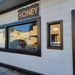 Honey Salon - Storefront