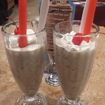 Ruby's Diner - They noticed we were sharing our meal and brought us everything to share evenly. - Diners Near Me - Costa Mesa, California