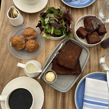 Causwells - Smoked Salmon Sliders, side salad, French Toast Bites, Banana Bread - New American Near Me - San Francisco, California