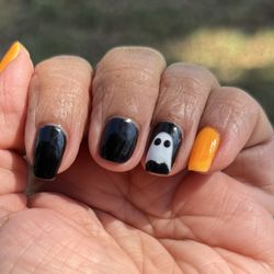 BC Nails Spa - Halloween ghost.