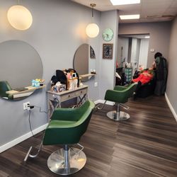 Mia's Hair Salon