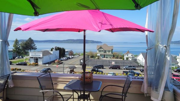 Topside Bar & Grill by null