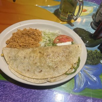 Los Tres Vaqueros - Chicken Fajita Quesadilla - Grilled Chicken - Mexican Near Me - Raleigh, North Carolina