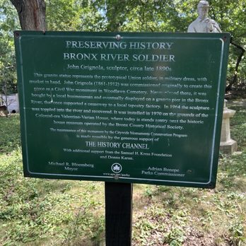 The Bronx County Historical Society - Signage explaining statue of Bronx Union soldier (Civil War) - Historical Tours Near Me - Bronx, New York The Bronx County Historical Society - Signage explaining statue of Bronx Union soldier (Civil War) - Historical Tours Near Me - Bronx, New York