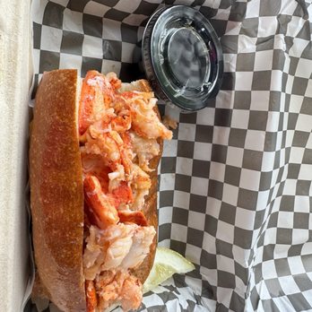 Dockside Dave’s Seafood Market - Warm lobster roll - $21 no sides - Seafood Near Me - Cape May, New Jersey