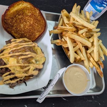 Black Label Burger Company - wagyu cheeseburger, single okc style with tallow fries and sweet and spicy aioli - Burgers Near Me - Las Vegas, Nevada Black Label Burger Company - wagyu cheeseburger, single okc style with tallow fries and sweet and spicy aioli - Burgers Near Me - Las Vegas, Nevada