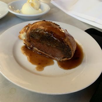 Le Rendez-vous - Mini Wellington - French Near Me - Tucson, Arizona
